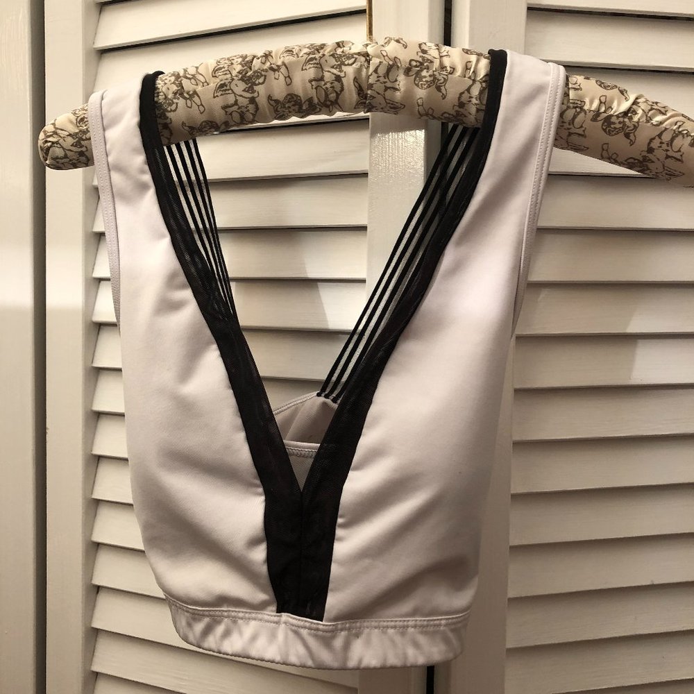 Victoria' Sport, white sport bra, size M